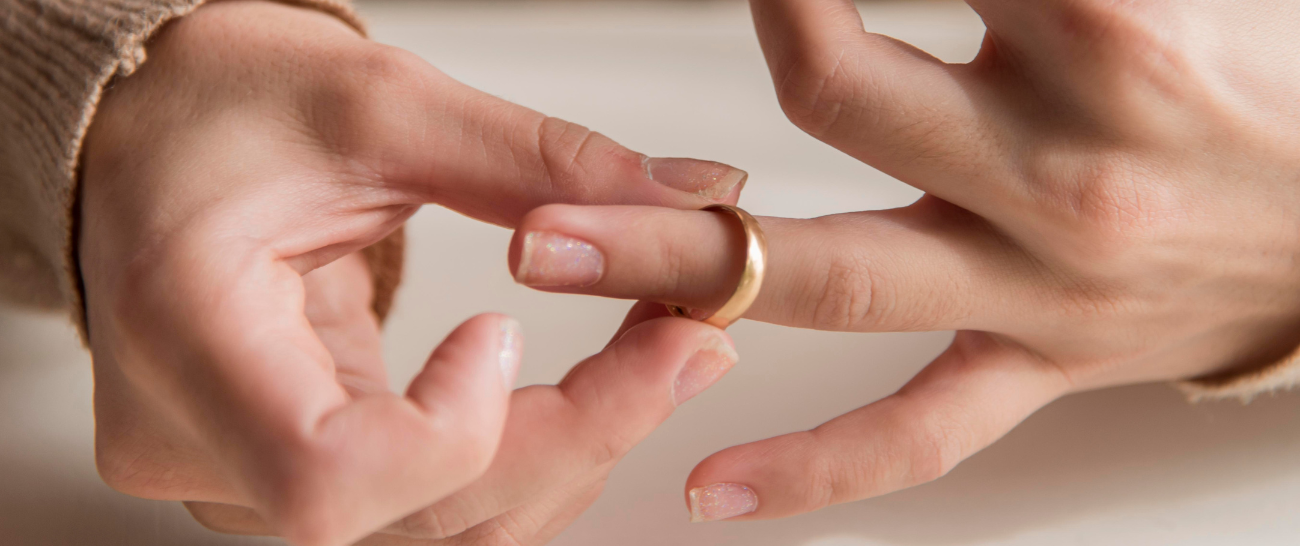 rose gold wedding band