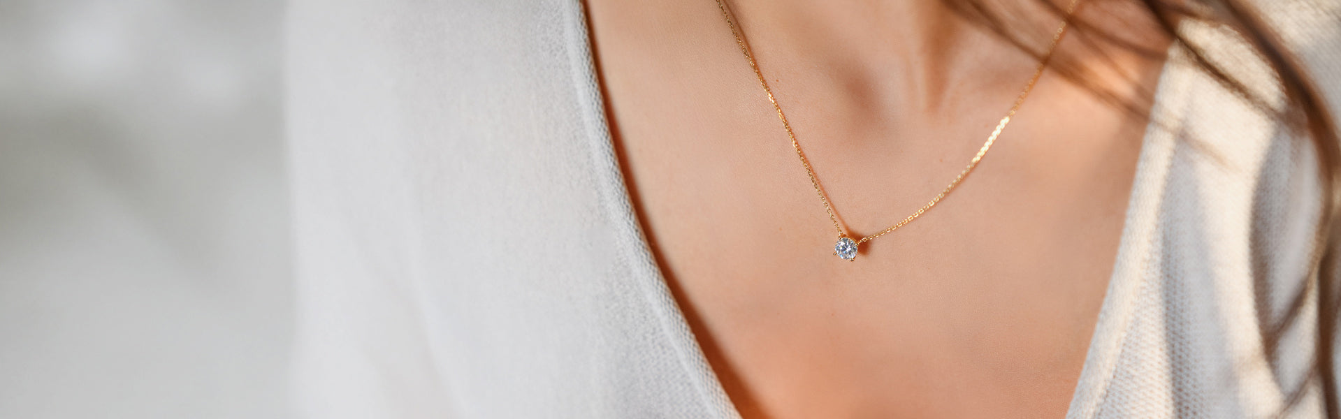 Layered Luxury: How to Stack Cubic Zirconia Necklaces & Bracelets for Chic Autumn Looks