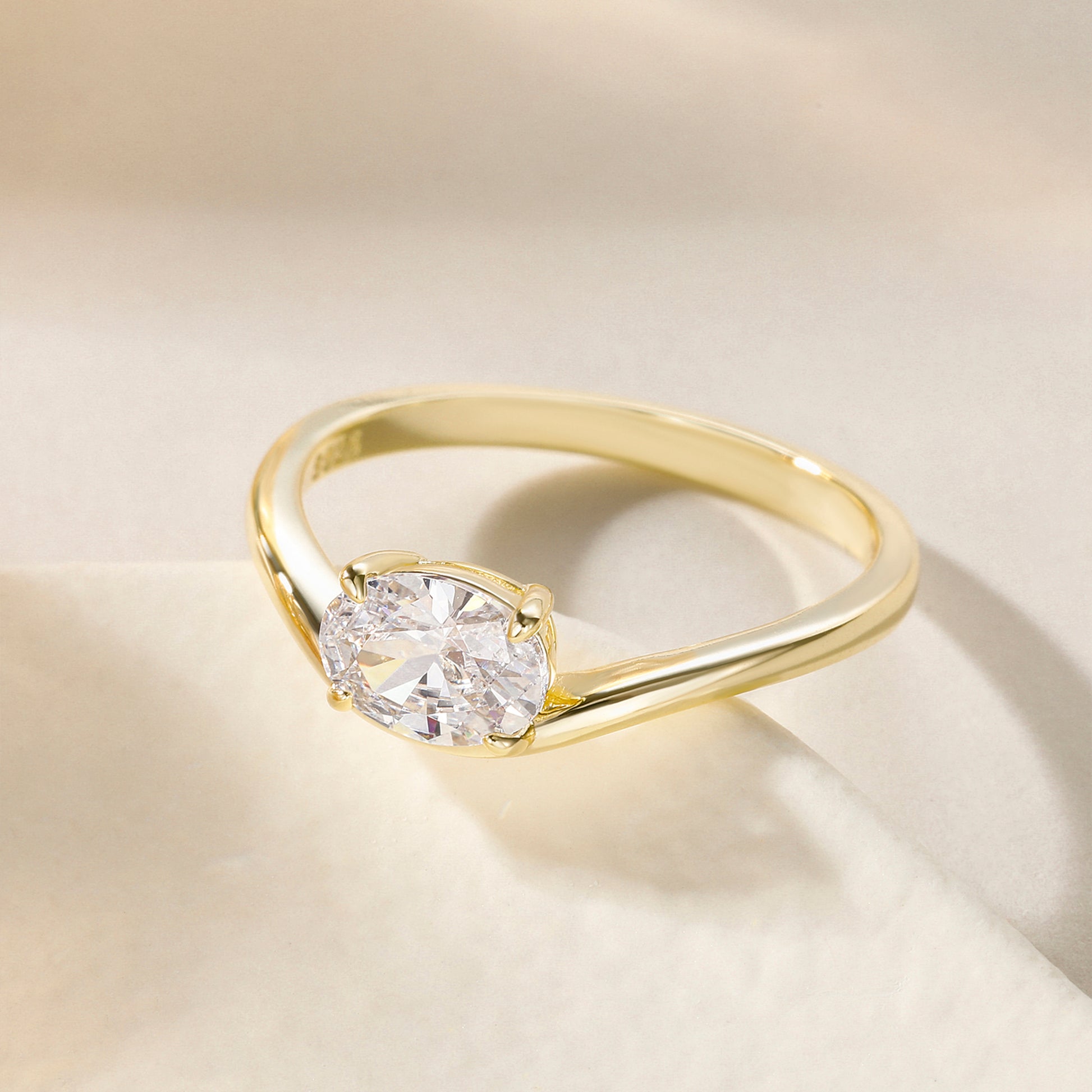 gold engagement rings, oval engagement rings, oval ring, cubic zirconia ring, cubic zirconia usa, travel ring, fake diamond rings, cz rings, affordable jewelry, curved engagement rings, curved bands