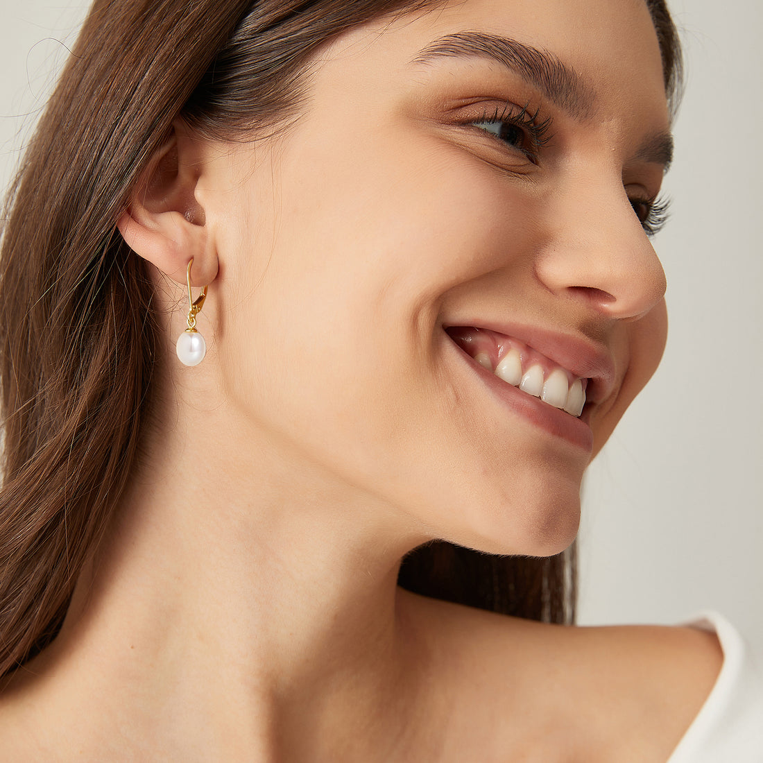 pearl earrings, leverback earrings, dangle earrings, gold earrings, 14k gold plated, freshwater pearls, pearl bridal earrings, pearl wedding earrings, freshwater pearl earrings for women, gold plated earrings, white pearls