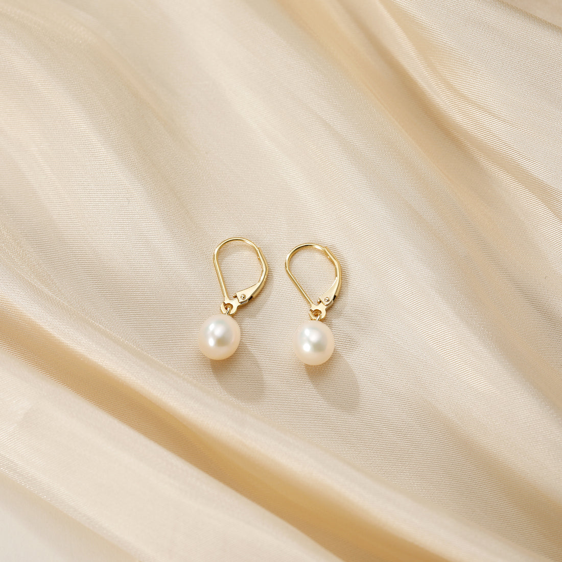 pearl earrings, leverback earrings, dangle earrings, gold earrings, 14k gold plated, freshwater pearls, pearl bridal earrings, pearl wedding earrings, freshwater pearl earrings for women