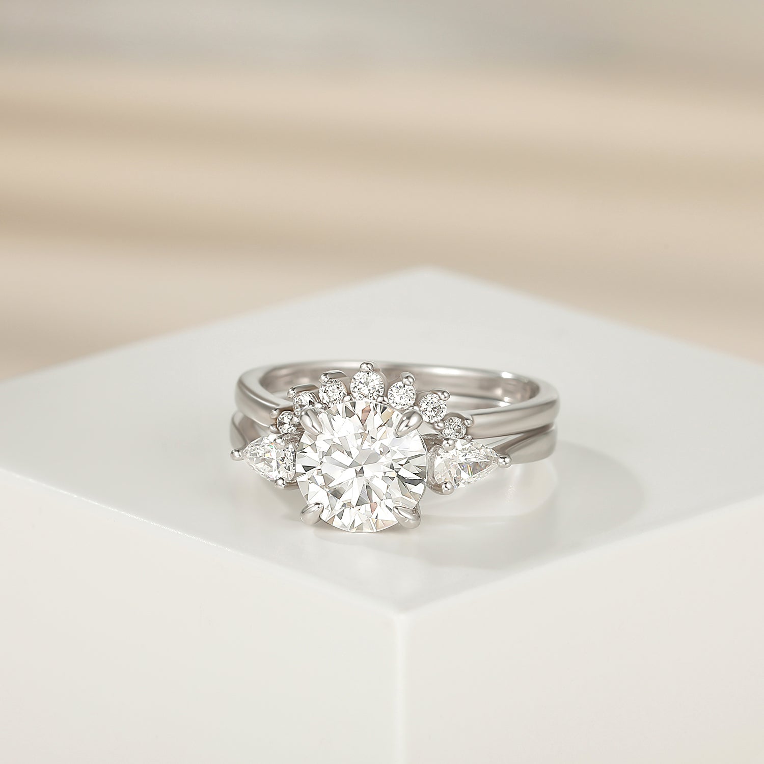 s925 round cut wedding ring, cubic zirconia rings for women, affordable silver engagement rings, cheap wedding ring sets, fake bridal set rings