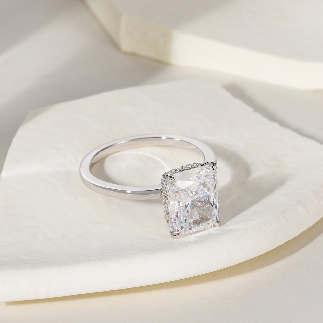 radiant cut engagement rings, radiant cut, radiant diamond, radiant cut diamond ring, radiant cut ring, radiant diamond ring, 4 carat radiant cut diamond ring, cubic zirconia engagement rings, cubic zirconia wedding rings, fake diamond rings, travel ring, cz stones