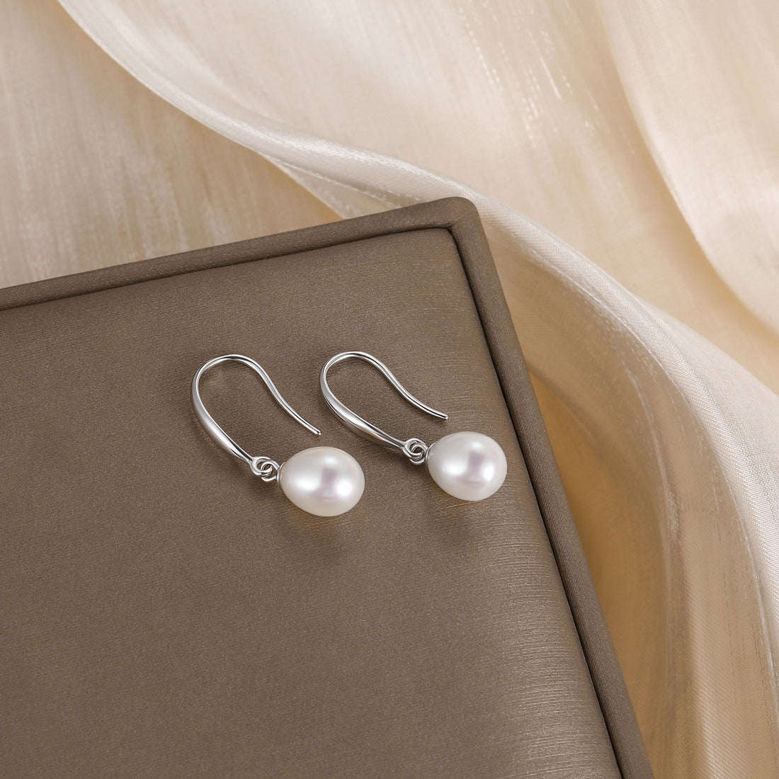 pearl drop earrings, pearl earrings with silver hooks, pearl earrings earrings, pearl bridal earrings