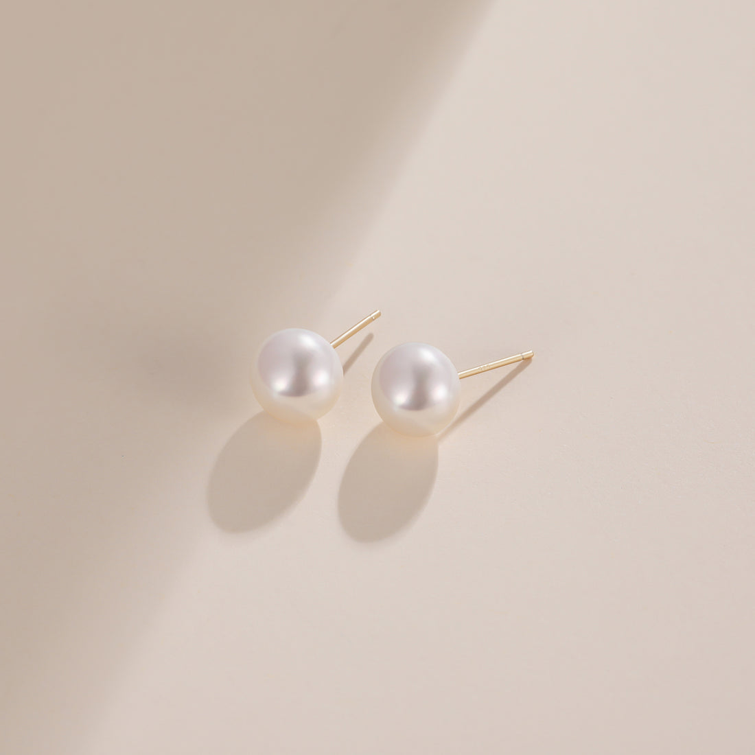 9mm pearls, classic pearl earrings, pearl stud earrings, earrings in white, gold earrings, 925 sterling silver posts, pearl bridal earrings, freshwater pearl earrings, pearl wedding earrings, pearl studs