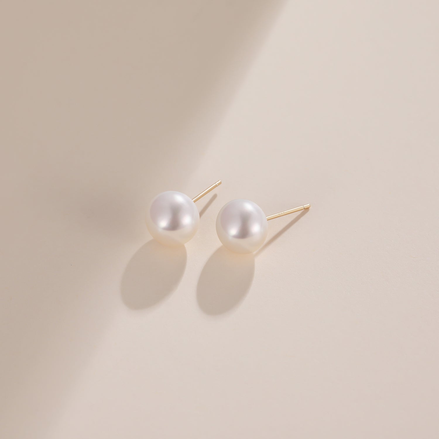 9mm pearls, classic pearl earrings, pearl stud earrings, earrings in white, gold earrings, 925 sterling silver posts, pearl bridal earrings, freshwater pearl earrings, pearl wedding earrings, pearl studs