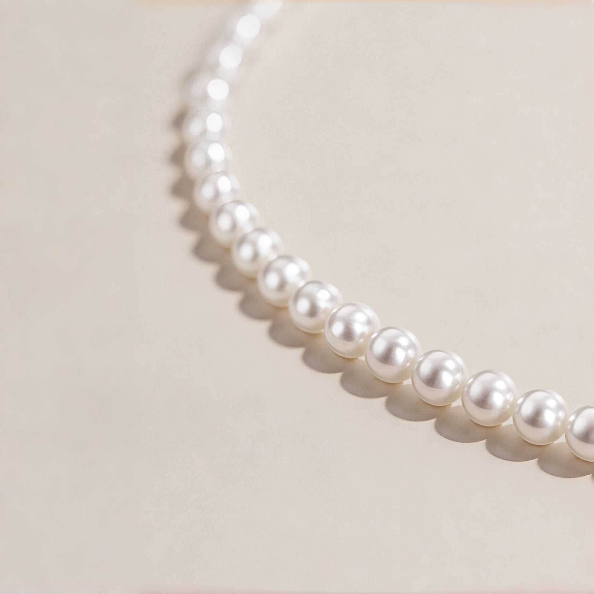 freshwater pearl necklace, pearl necklace for brides, wedding pearl necklace, white pearl, pearl choker necklace​, white pearl necklace​, chunky pearl necklace, round freshwater pearl necklace