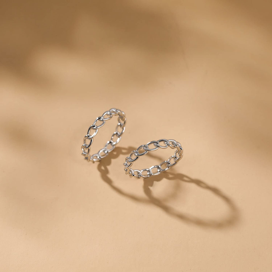 simple wedding rings; wedding bands; Eamti;